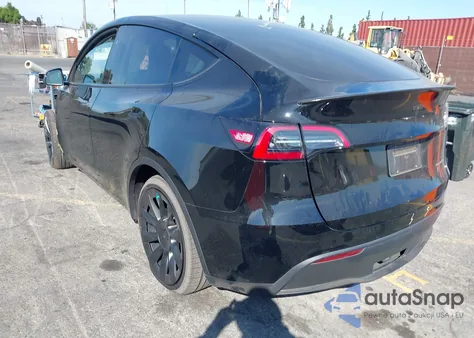 2023 Tesla Model Y Awd/Long Range Dual Motor All-Wheel Drive z USA, uszkodzony, nr VIN 7SAYGAEE5PF879096